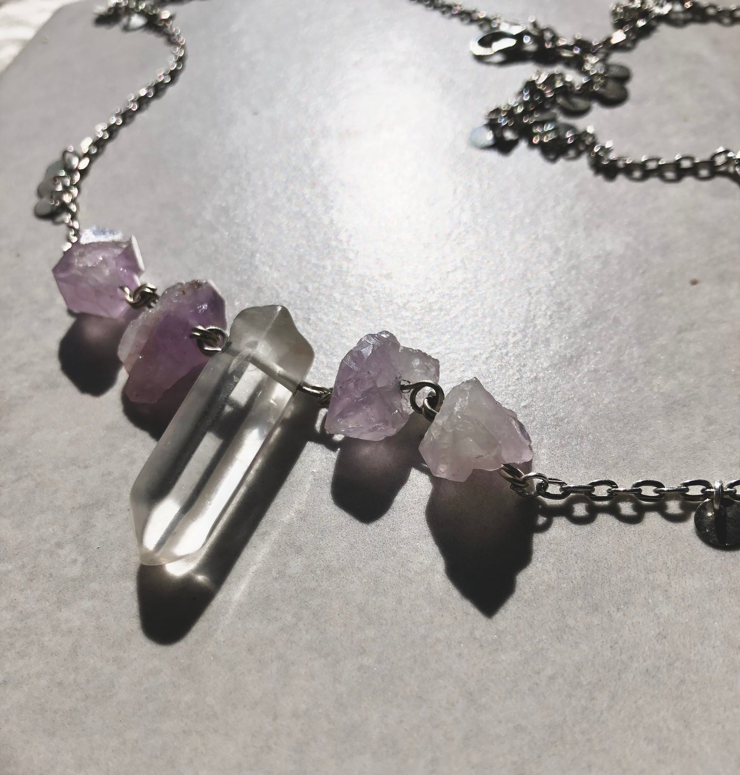 body chain ponto de luz - ametistas