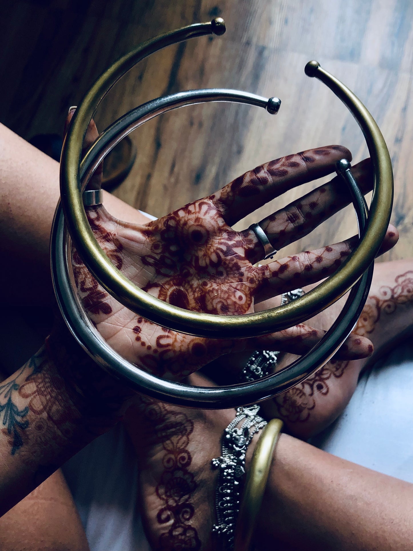 gargantilha आनंद brass