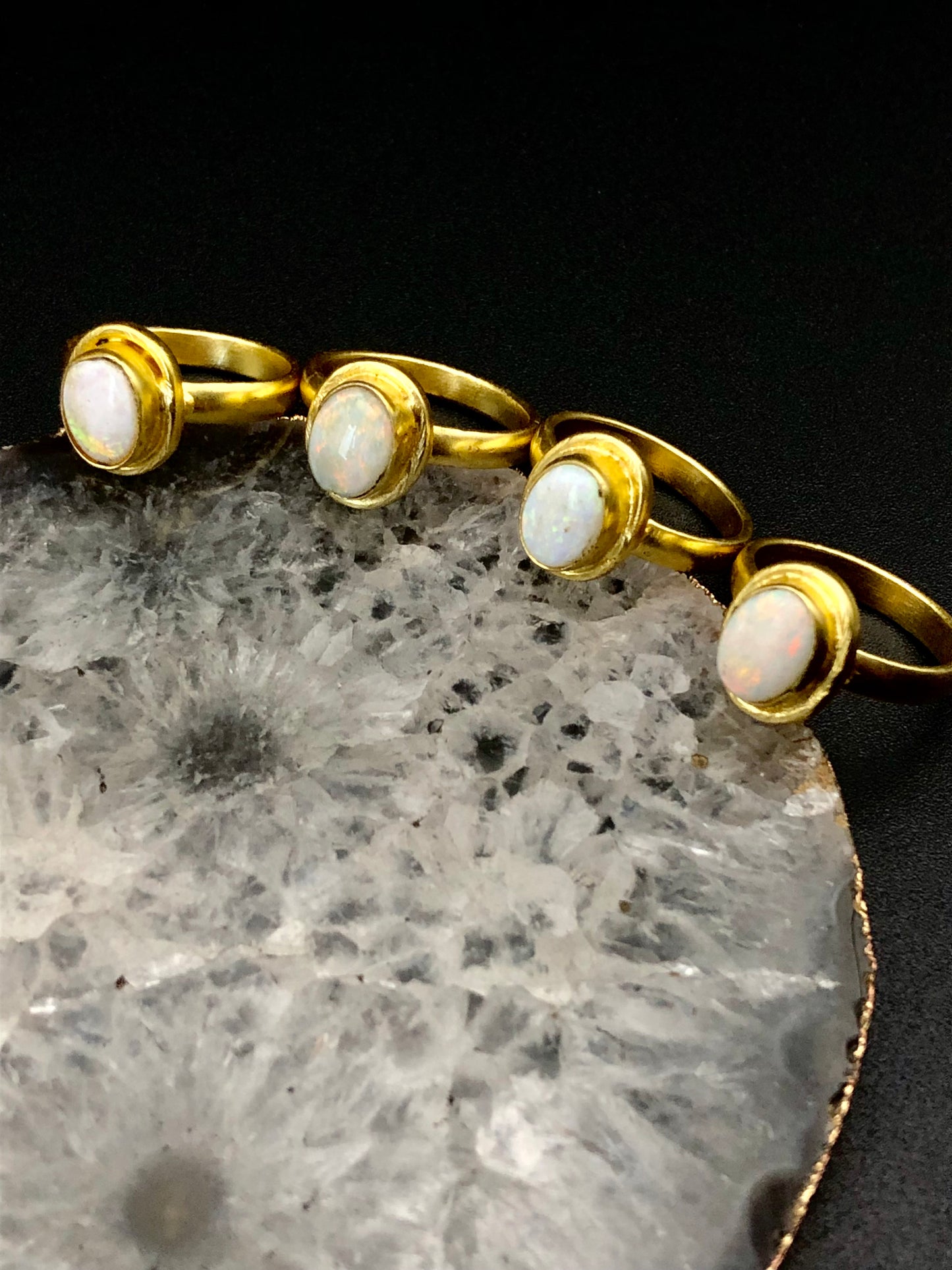 anel Ravya राव्या